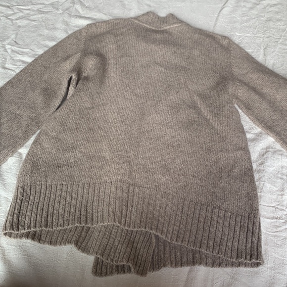 Breastfeeding wool sweater - Picture 5 of 5